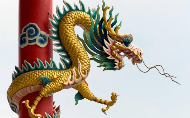 从天而降打一个生肖、重点诠释解释落实